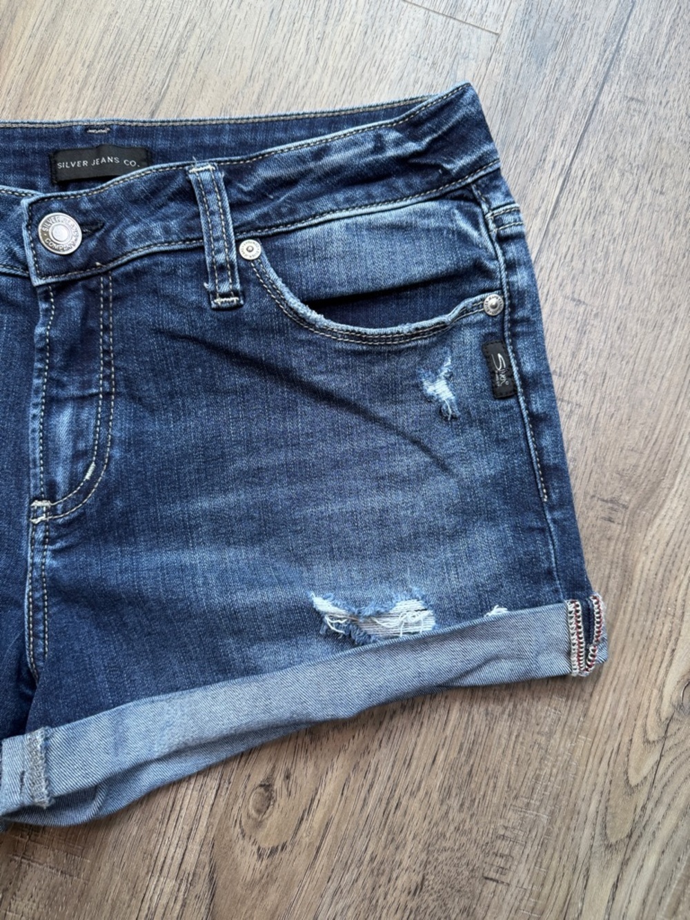 Silver Jeans Suki Distressed Rolled Hem Denim Shorts - Size 29 - Picture 2 of 12